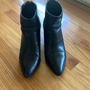 STEVE MADDEN Jillian Black Leather Bootie Women’s size 8